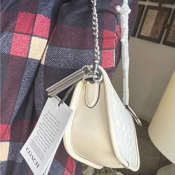 Authentic COACH 1941 Signature jacquard/Glovetanned turnlock zip closure Crosby - Picture 7 of 15